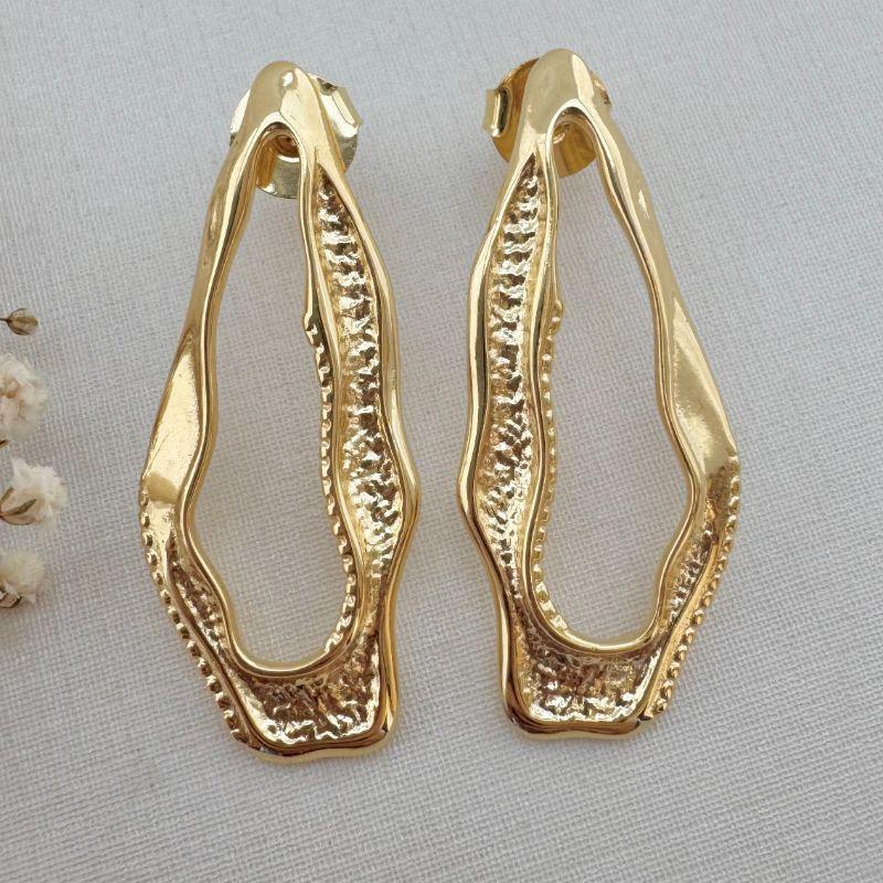 06.1790.0.O - Brinco longo de formato ostra em efeito orgânico