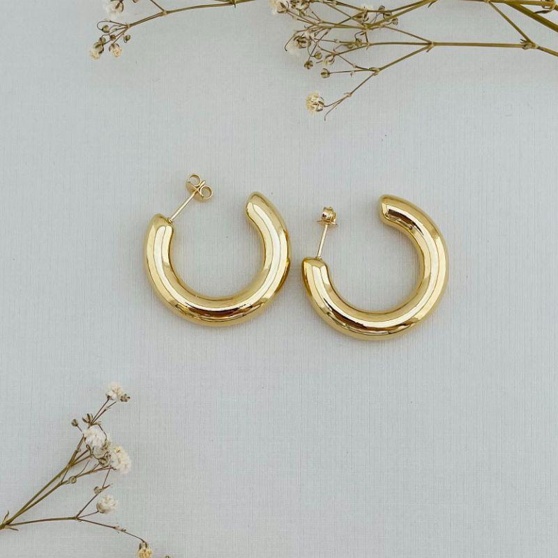 06.1794.0.O - Brinco de tarraxa estilo argola em tubo circular liso