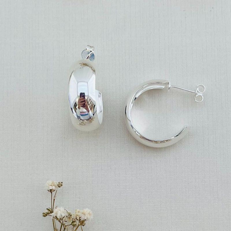 06.1802.0.S - Brinco de tarraxa em chapa circular lisa simples com borda reta