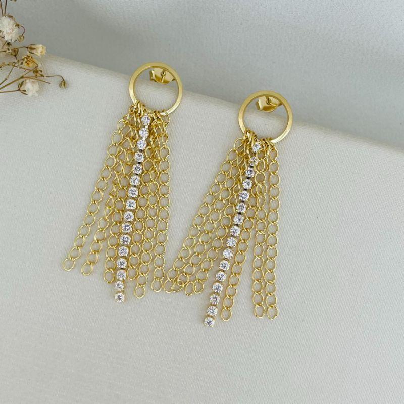 06.1805.1.O - Brinco de base circular liso com franja de elos e um riviera