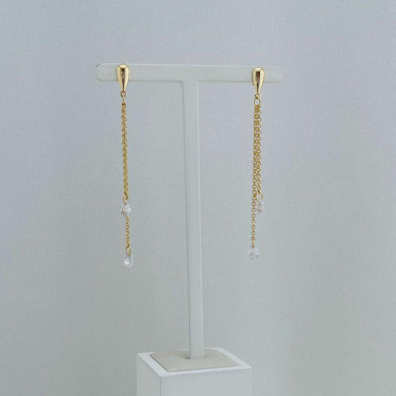 06.1806.1.O - Brinco de base gota invertida com duas correntes e ponto de luz em gota