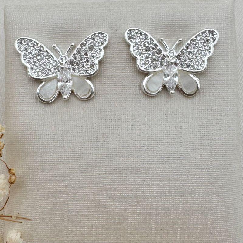 06.1816.15.S - Brinco de borboleta com parte inferior da asa em madre pérola