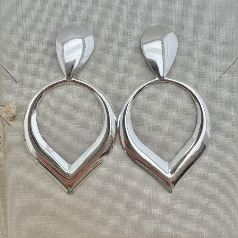 06.1824.0.S - Brinco de base gota invertida com pingente grande em forma Cúpula Árabe