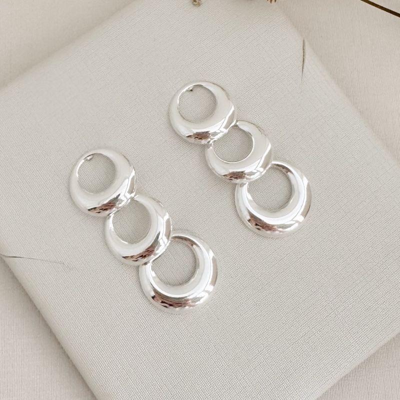 06.1851.0.S - Brinco longo articulado de três luas crescentes lisas