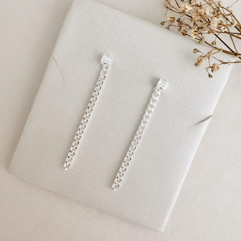 06.1856.1.S - Brinco de bas ponto de luz com pingente de elos