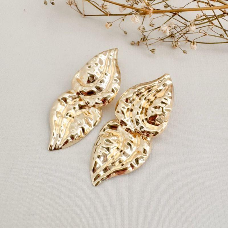 06.1859.0.O - Brinco de chapa em efeito orgânico em duas folhas invertidas