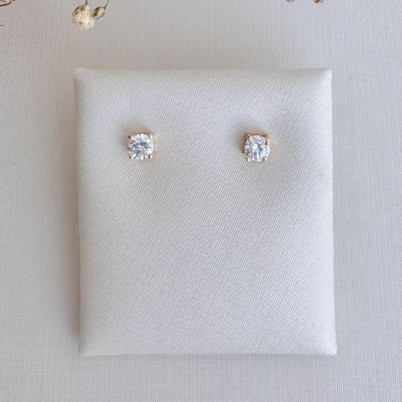 07.1038.1.O - (4mm - V2) Brinco de ponto de luz com quatro garras clássico