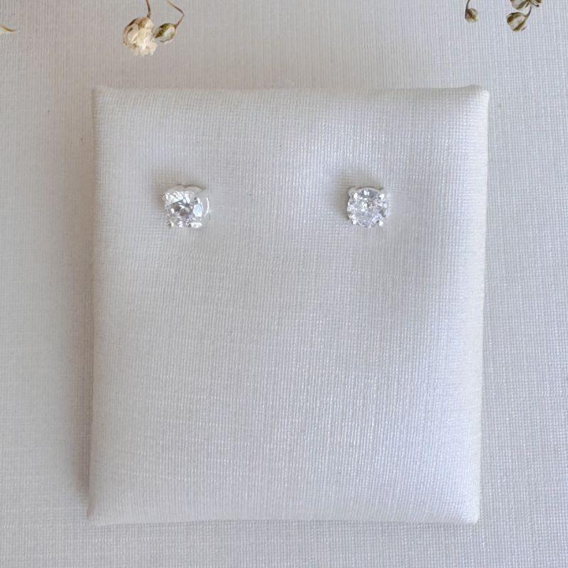 07.1038.1.S - (4mm - V2) Brinco de ponto de luz com quatro garras clássico