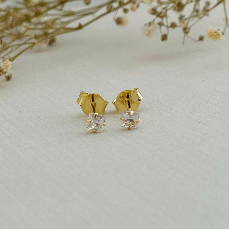 07.2650.1.O - Brinco pont de luz quadrado de 03cm tulipa quatro garras