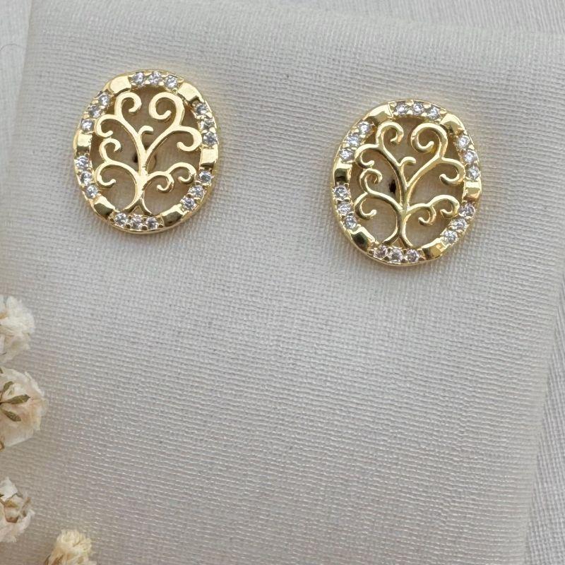 07.2663.1.O - Brinco de silhueta oval cravejada com árvore arabesco lisa