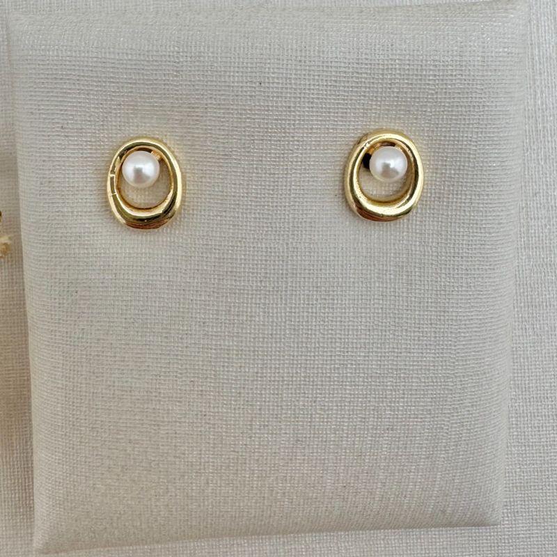 07.2693.15.O - (Tam. P) Brinco de pérola com arco oval separado