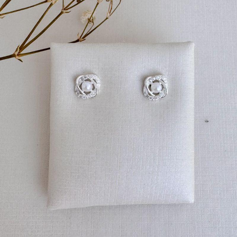 07.2695.15.S - (Tam.M) Brinco de efeito anéis planetários com pérola central