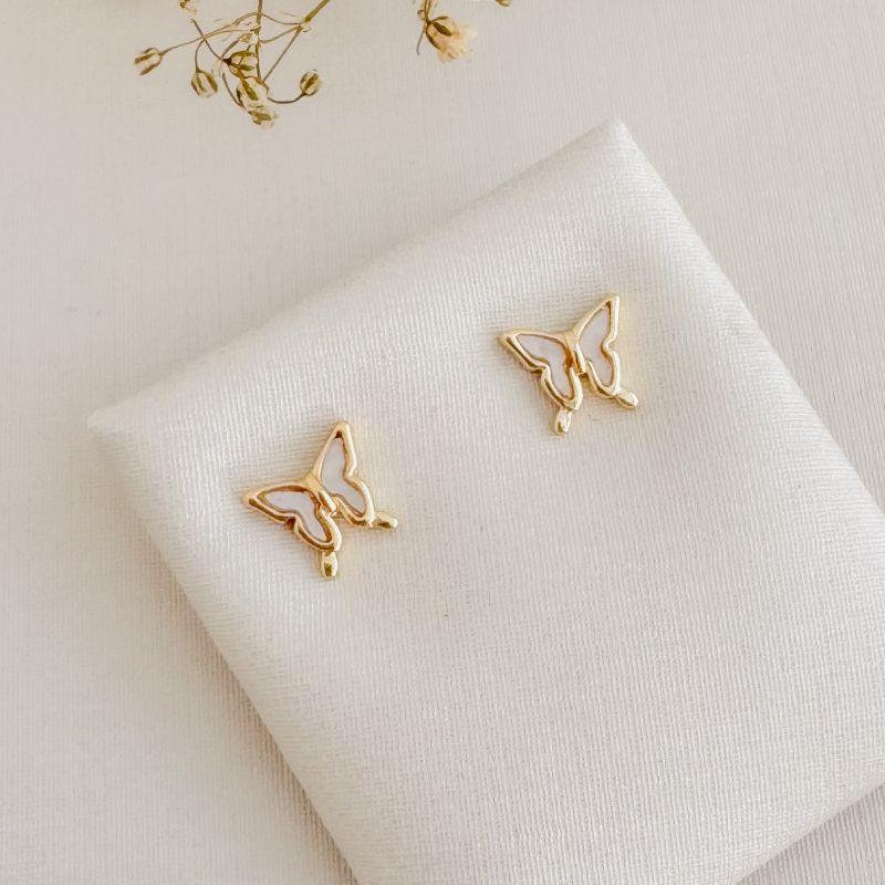 07.2702.15.O - (Tam.M) Brinco de borboleta papilio com resina madrepérola de borda lisa