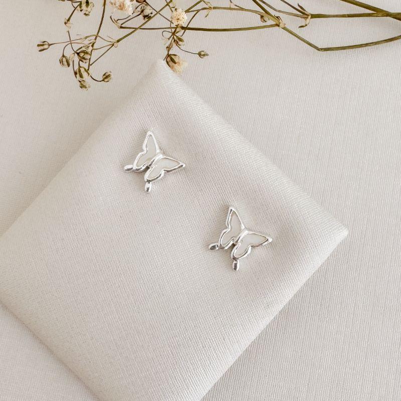 07.2702.15.S - (Tam.M) Brinco de borboleta papilio com resina madrepérola de borda lisa