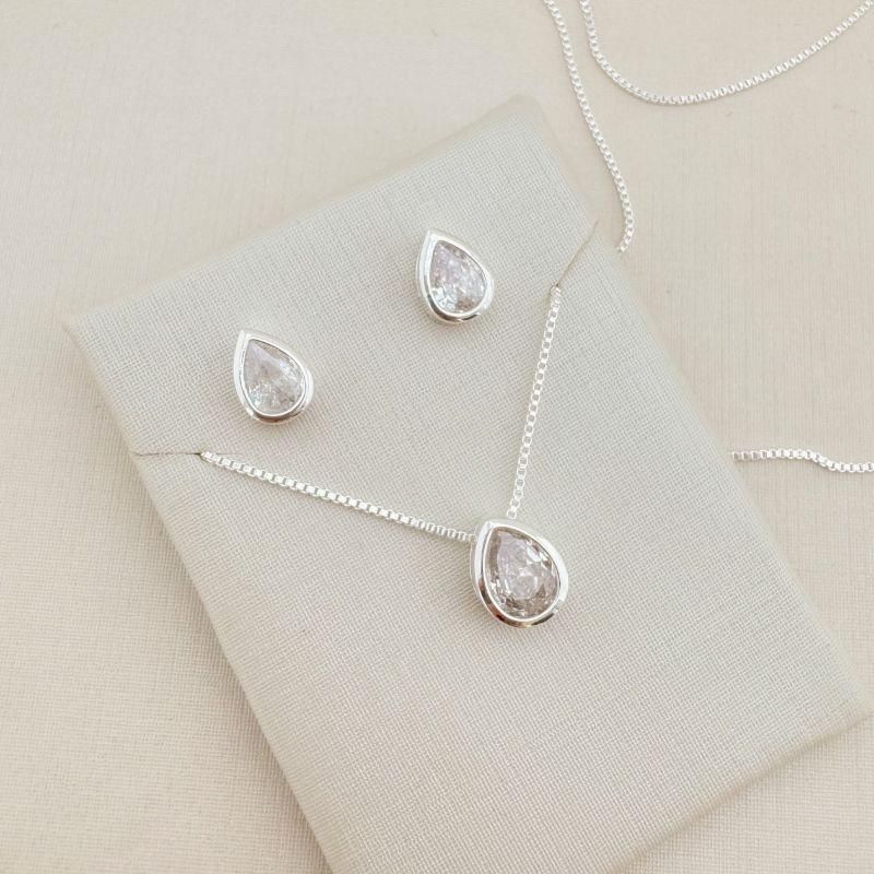 08.0604.1.S - (45) Conjunto de formato gota em cravação inglesa