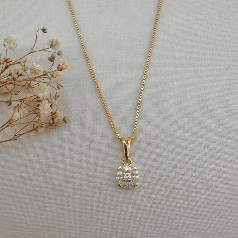 09.2235.1.O - (45) Colar de pingente ponto de luz quadado com uma fileira de cravejada em volta