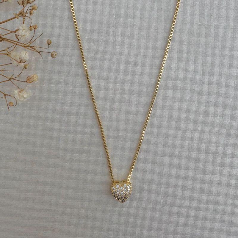 09.2253.1.O - (40) Colar de veneziana com pingente de coração cravejado