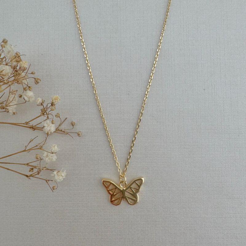 09.2262.0.O - (45) Colar de elos ovais com pingente de borboleta desenhada lisa