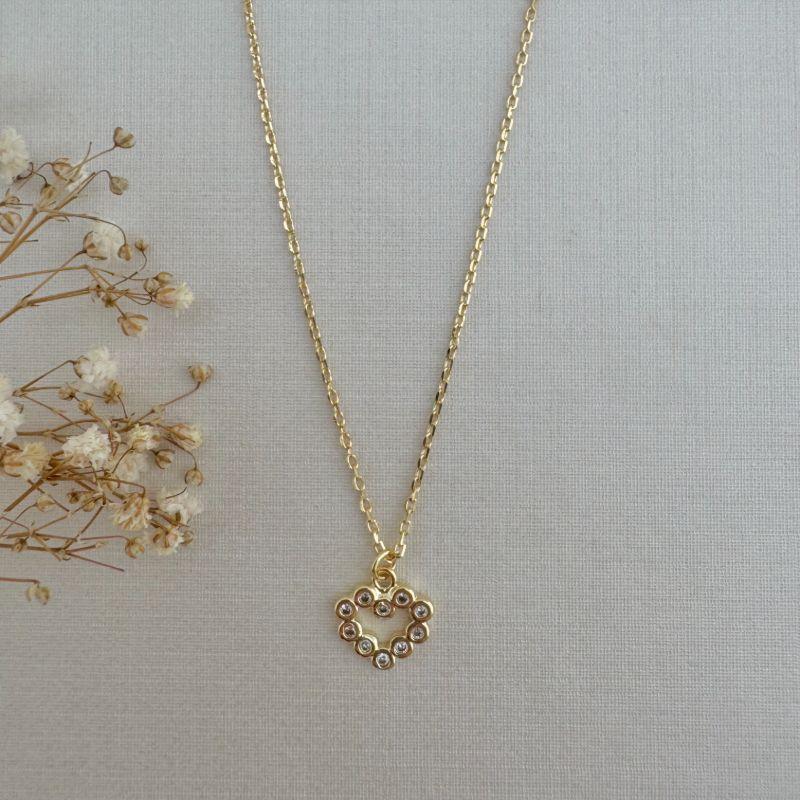 09.2274.1.O - (45) Colar de elos ovais com pingente de silhueta coração em inlges