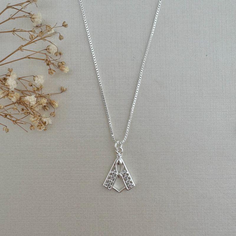 09.2280.1.S - (45) Colar veneziana com silhueta de Nossa Senhora cravejada