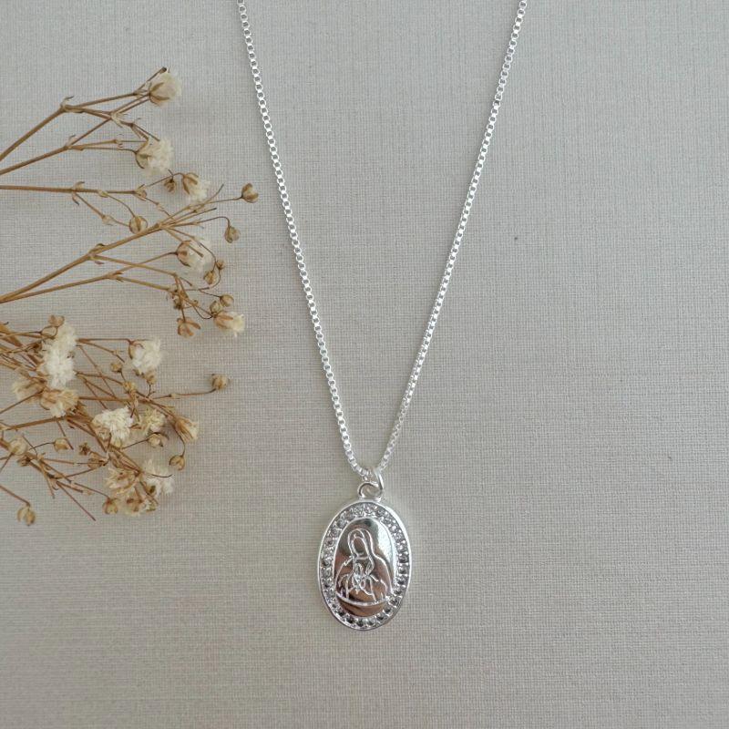 09.2281.1.S - (45) Colar de veneziana com pingente oval de Nossa Senhora de Fatima