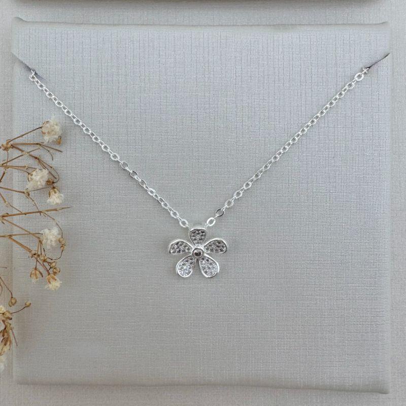 09.2285.1.S - (45) Colar de elos ovais com pingente de flor margarida cravejada