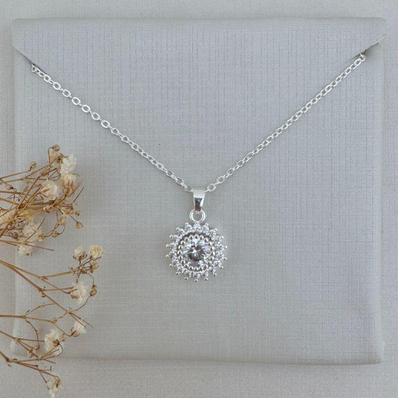 09.2292.1.S - (45) Colar de elos ovais com pingente ponto de luz com uma fileira cravejada em spikes