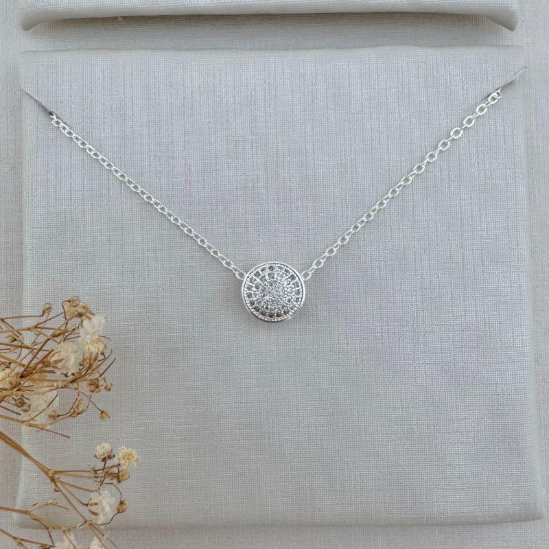 09.2294.1.S - (45) Colar de elos com pingente moeda cravejado com galeria