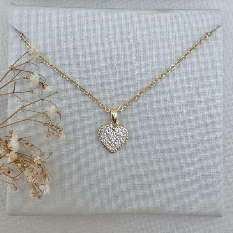 09.2295.1.O - (45) Colar de elos ovais com pingente de coração cravejado com borda reta