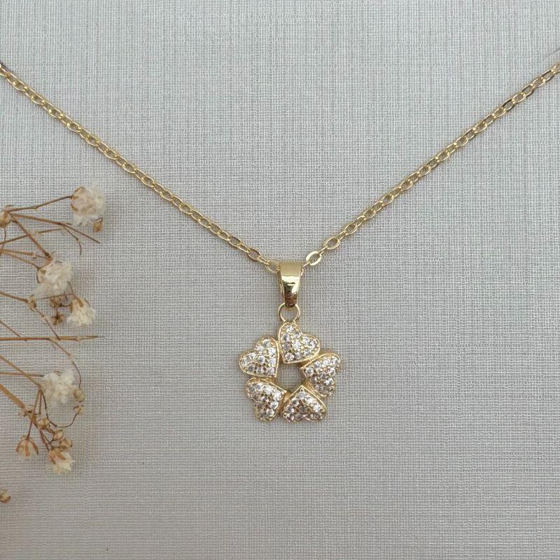 09.2298.1.O - (45) Colar de elos ovais com pingente de mandala corações cravejados