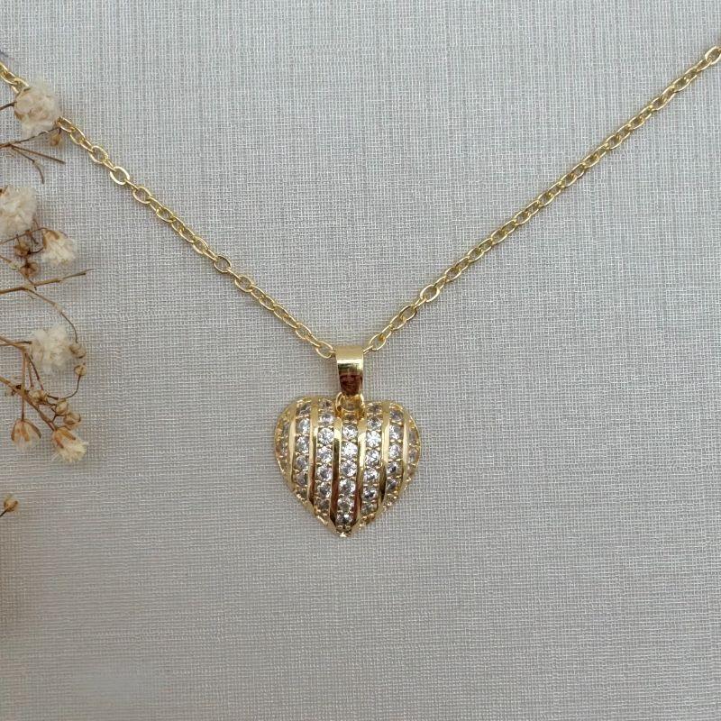 09.2299.1.O - (45) Colar de elos ovais com pingente de coração em colunas cravejadas separadas