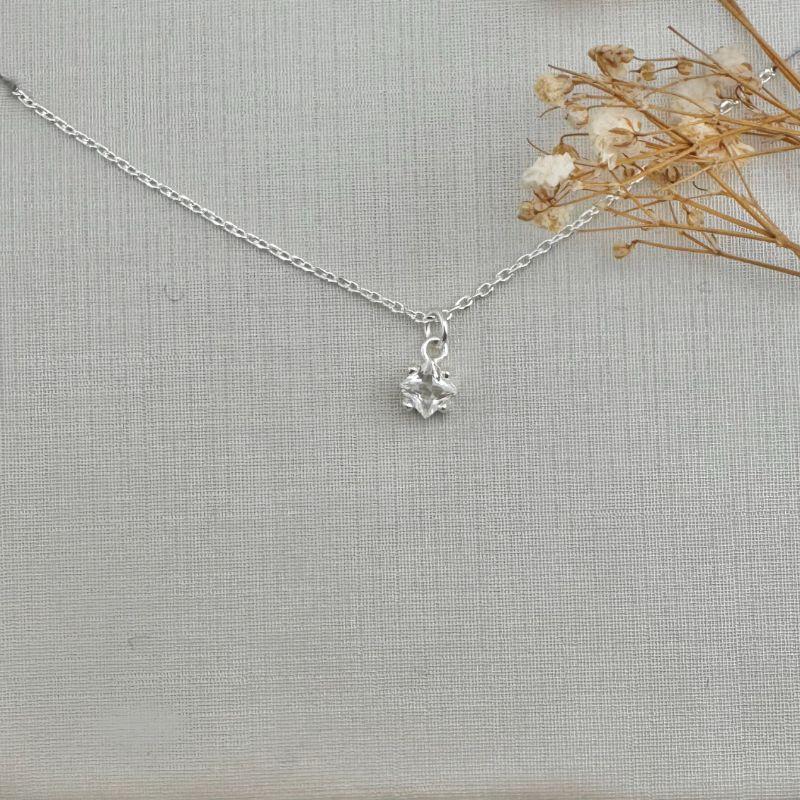 09.2324.1.S - (45) Colar de elos ovais mini com pingente de ponto de luz quadrado