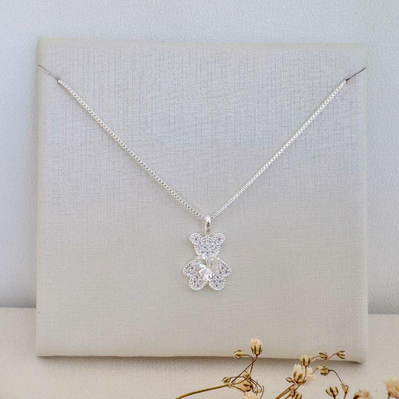 09.2342.1.S - (45) Colar de urso com coração em pedra grande com corrente veneziana