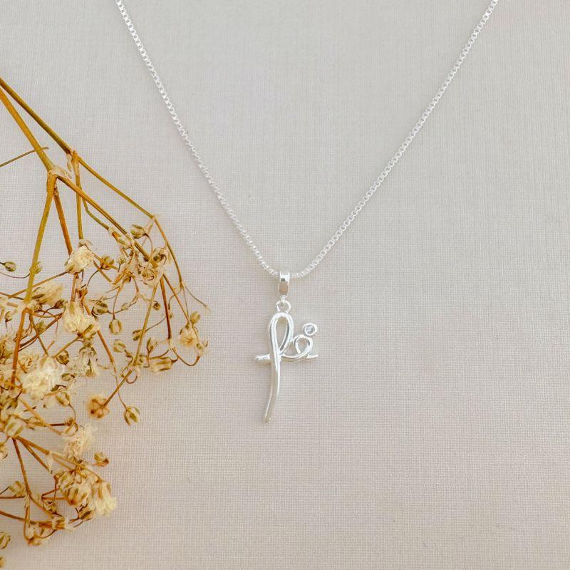 09.2381.1.S - (45) Colar de escrita fé com acento em ponto de luz