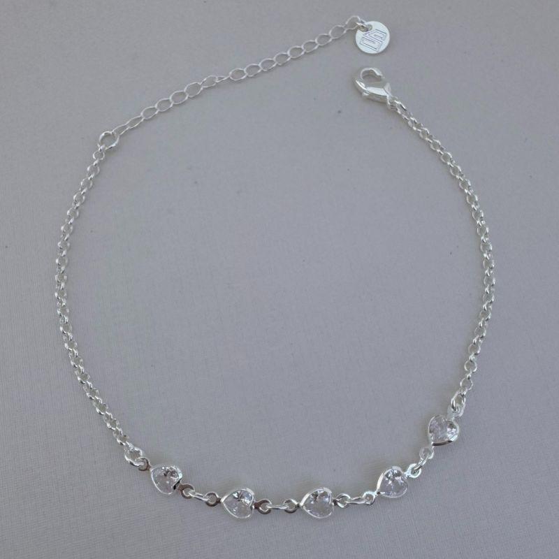 12.2139.1.S - Pulseira de elos português com cinco pontos de luz em formato coração de cravação inglesa