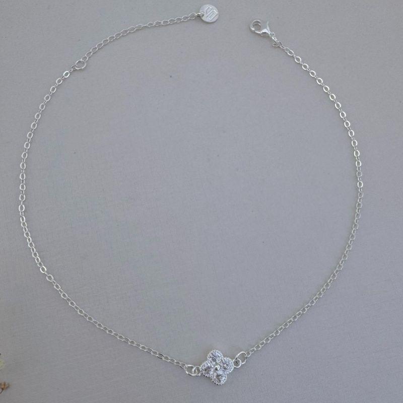 14.0685.1.S - Tornozeleira de elos ovais com central de flor alhambra (inspiração Van Cleef) em zircônia