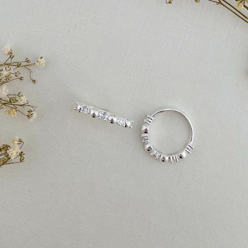 03.2251.1.S - (14) Ane estilo aparador com bolas lisas e pontos de luz intercalados