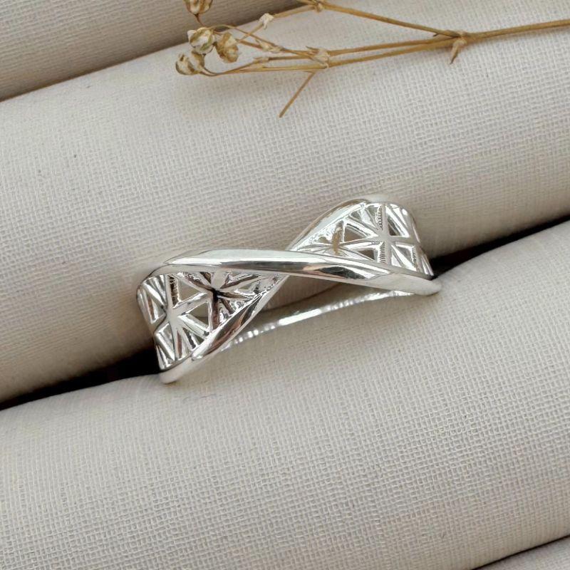 03.2260.0.S - (19) Anel de aro efeito montanha em desenho asterisco liso