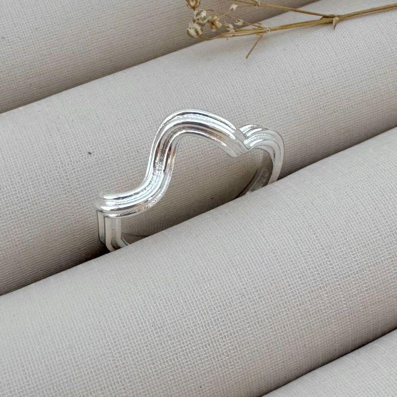 03.2268.0.S - (21) Anel de aro quadricular em efeito onda irregular