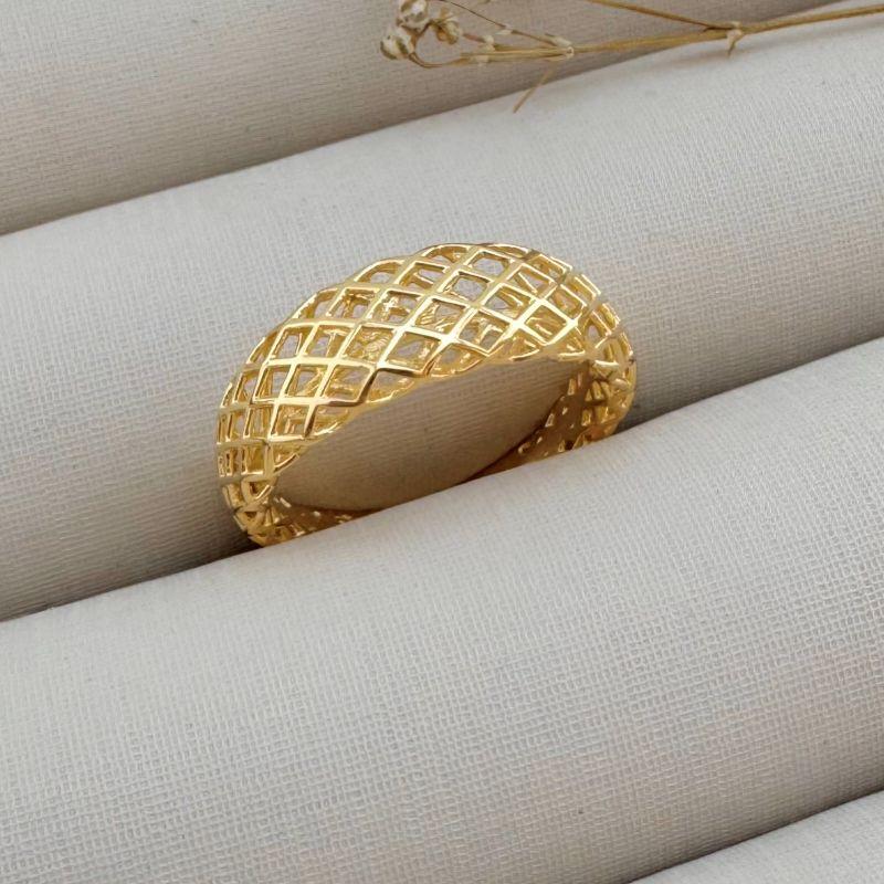 03.2269.0.O - (13) Anel estilo aliança vazada em efeito rede lisa