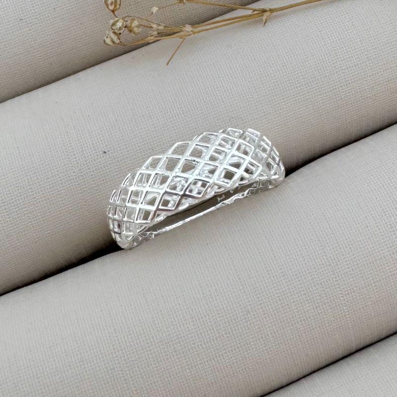 03.2269.0.S - (13) Anel estilo aliança vazada em efeito rede lisa