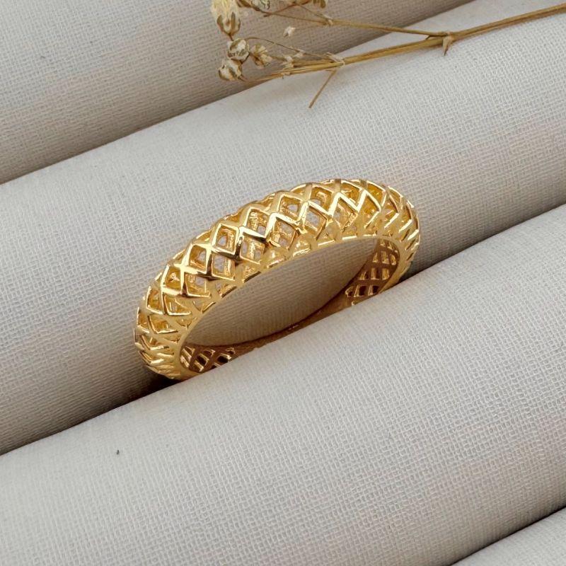 03.2270.0.O - (17) Anel estilo aliança oval em efeito rede lisa losangular