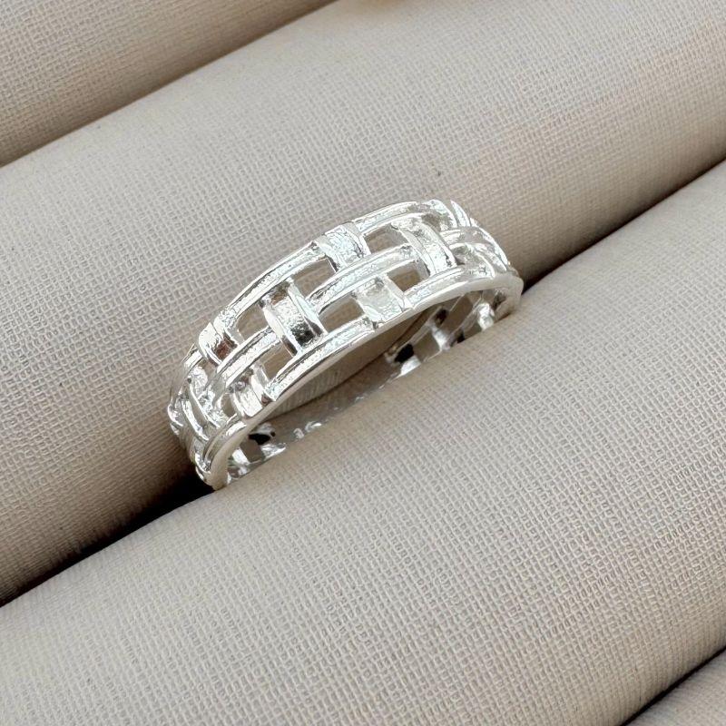 03.2276.0.S - (14) Anel largo em desenho trama de tecido liso