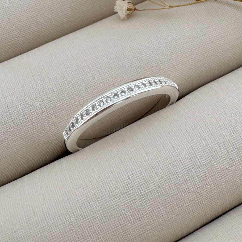 03.2293.1.S - (19) Anel estilo aparador unico de uma linha cravejada com borda alta lisa