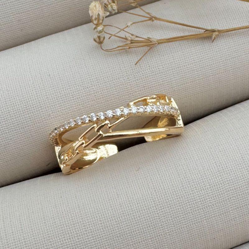 03.2321.1.O - (13 ao 17) Anel aberto inferior com duplo X, uma linha cravejada, uma linha lisa e uma linha elo retangular