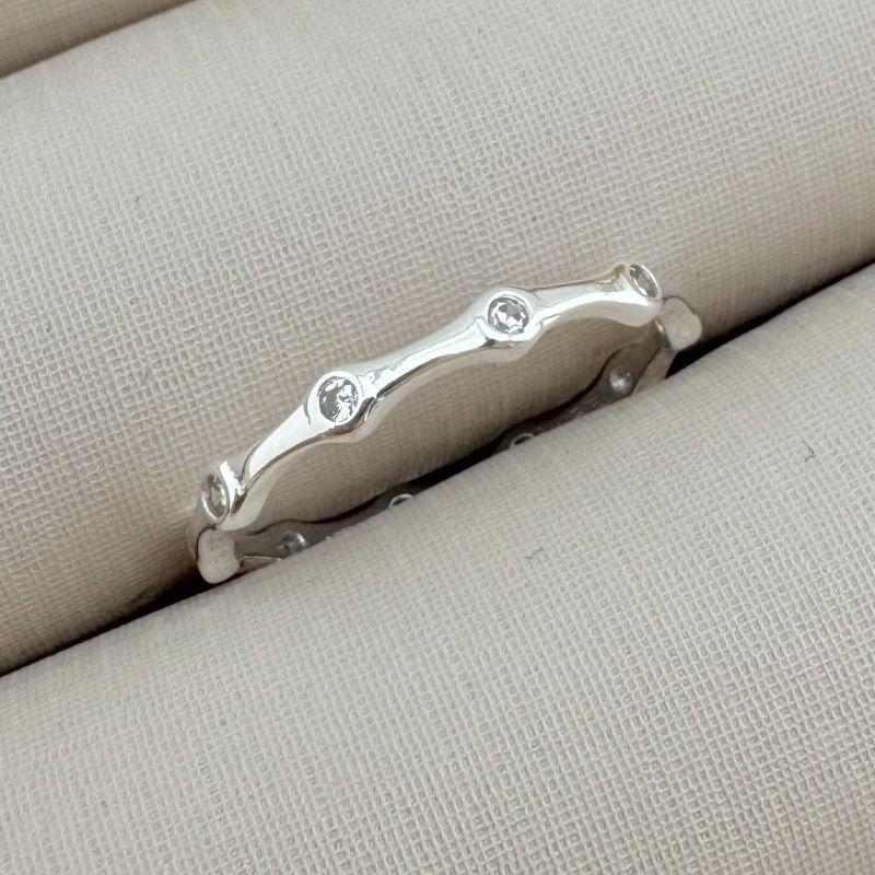 03.2324.1.S - (21) Anel estilo aparador unico pontos de luz em gipsy espaçados em partes lisas