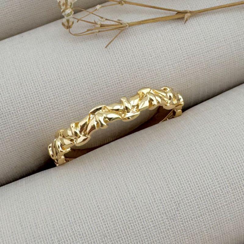 03.2331.0.O - (19) Anel aliança em entalho de mini espíritos santos lisos