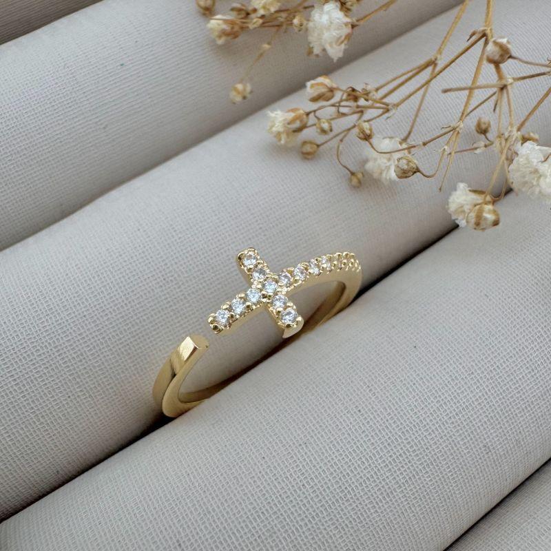 03.2339.1.O - (16 ao 19) Anel de aro reto aberto com cruz longa cravejada