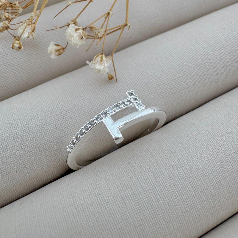 03.2342.1.S - (19) Anel de pregos passados, um lado liso e outro cravejado