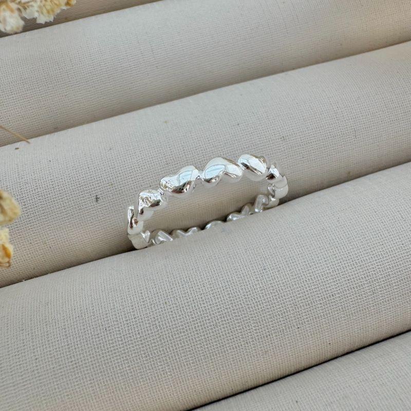 03.2370.0.S - (18) Anel de aro em mini corações lisos por inteiro